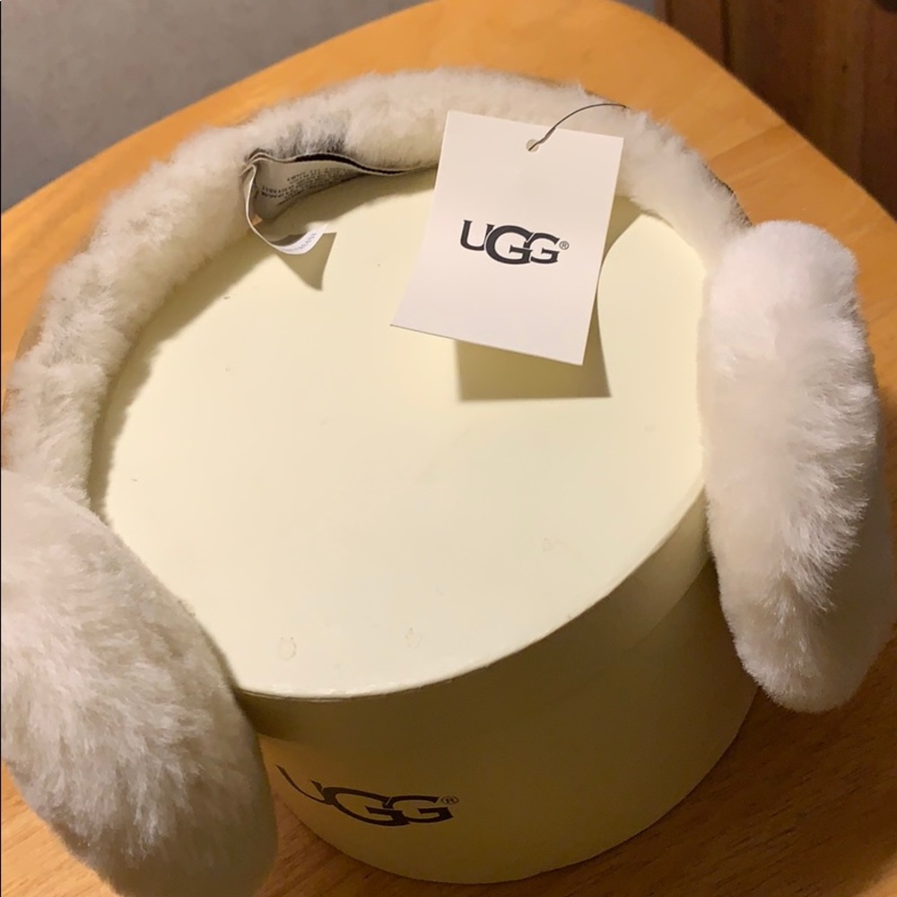 Earmuffs - Picture 3 of 3